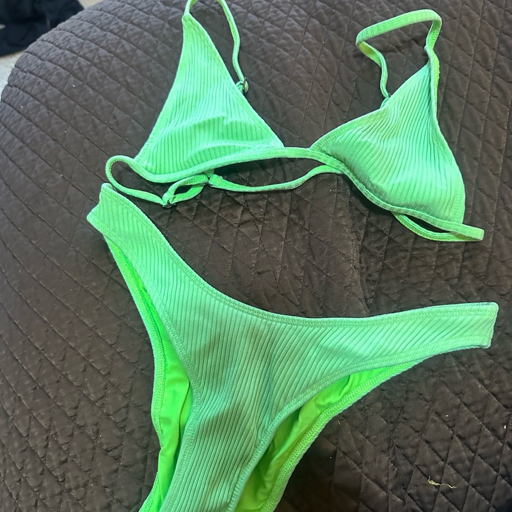 Minimale animale bikini size medium bottom size sml top